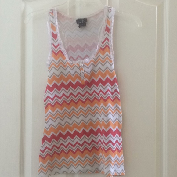 Rue 21 junior tank large - Picture 1 of 4
